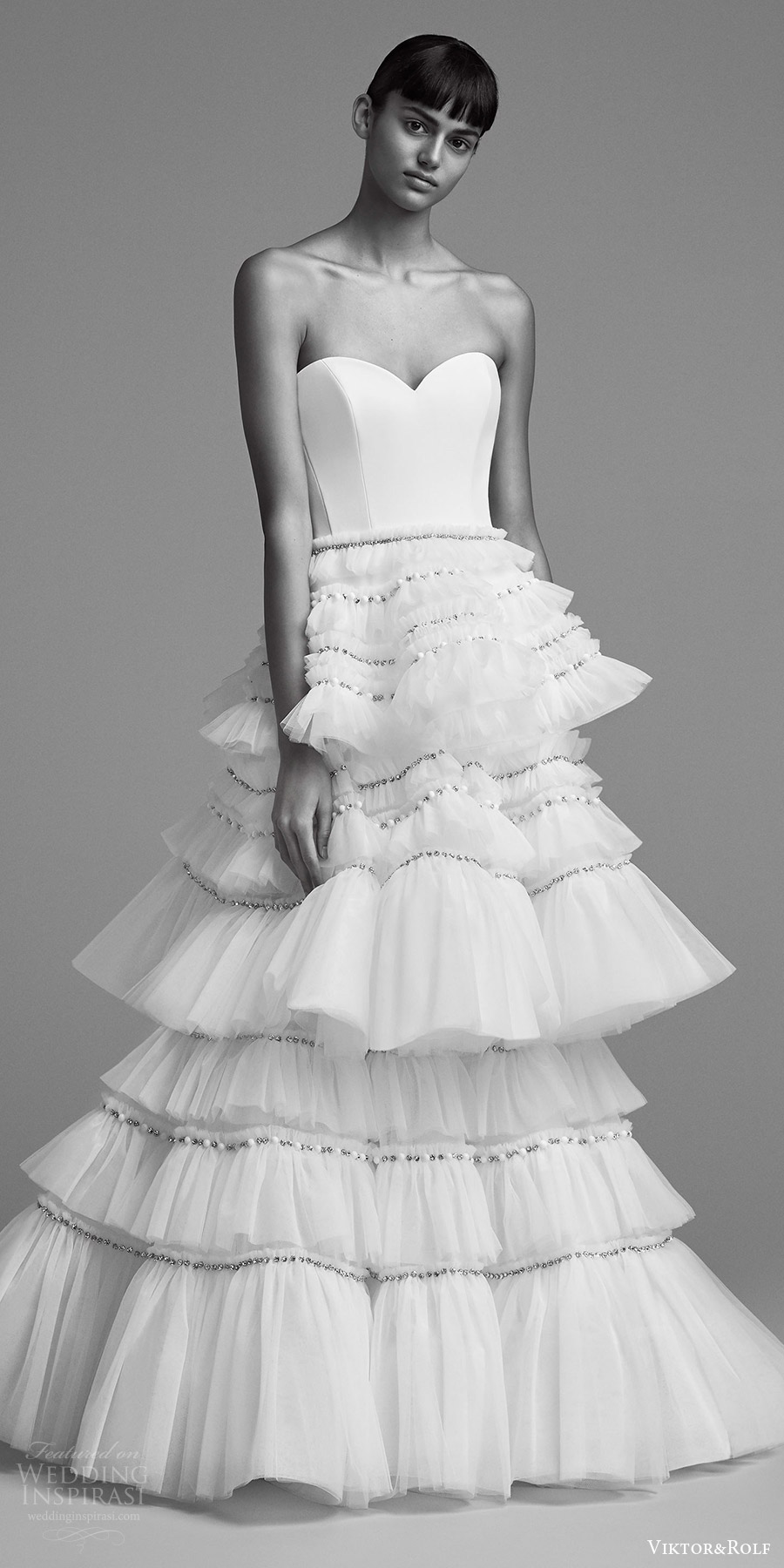 viktor and rolf fall 2018 bridal strapless sweetheart tiered skirt a line mermaid wedding dress (7) mv romantic modern