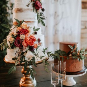white 3 4 tier red floral wedding cake (1) mv