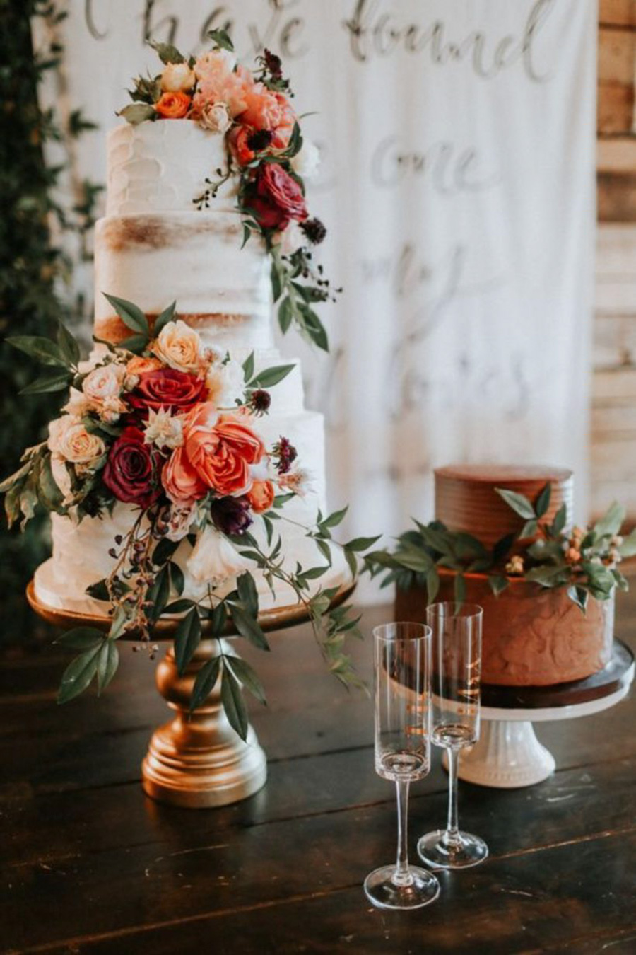 white 3 4 tier red floral wedding cake (1) mv