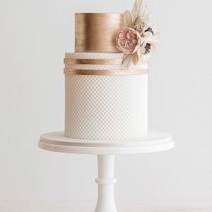 white gold 2 tier wedding cake (10) mv