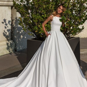 crystal design 2018 sleeveless bateau neck simple romantic a  line wedding dress with pockets open strap back chapel train (nicole) mv