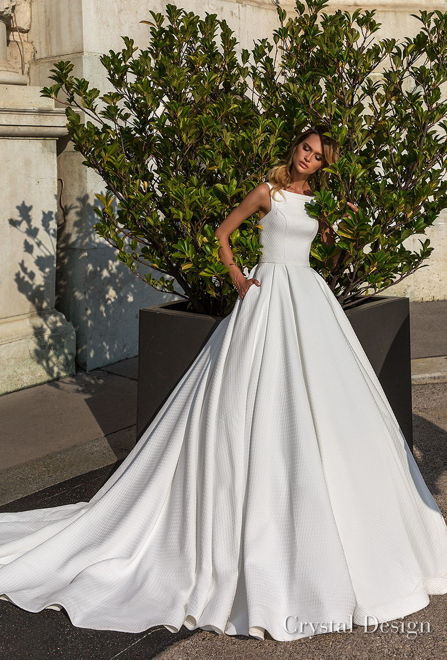 a line plain wedding dress