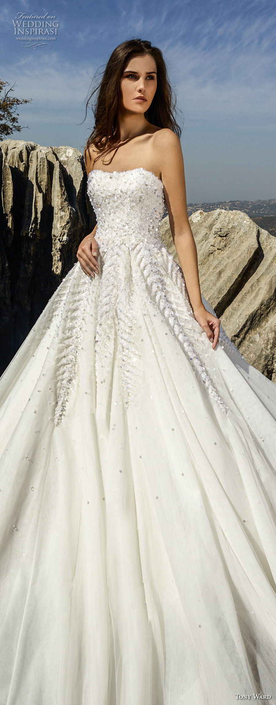 tony ward fall 2018 bridal strapless semi sweetheart neckline heavily embellished bodice romantic a  line wedding dress (9) lv