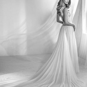 atelier pronovias 2018 bridal sleeveless sweetheart neckline heavily embellished bodice romantic soft a  line wedding dress sheer lace back chapel train (10) bv
