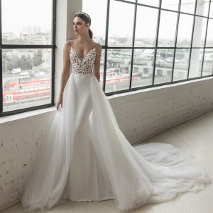 julie vino 2019 romanzo bridal wedding inspirasi featured wedding gowns dresses and collection