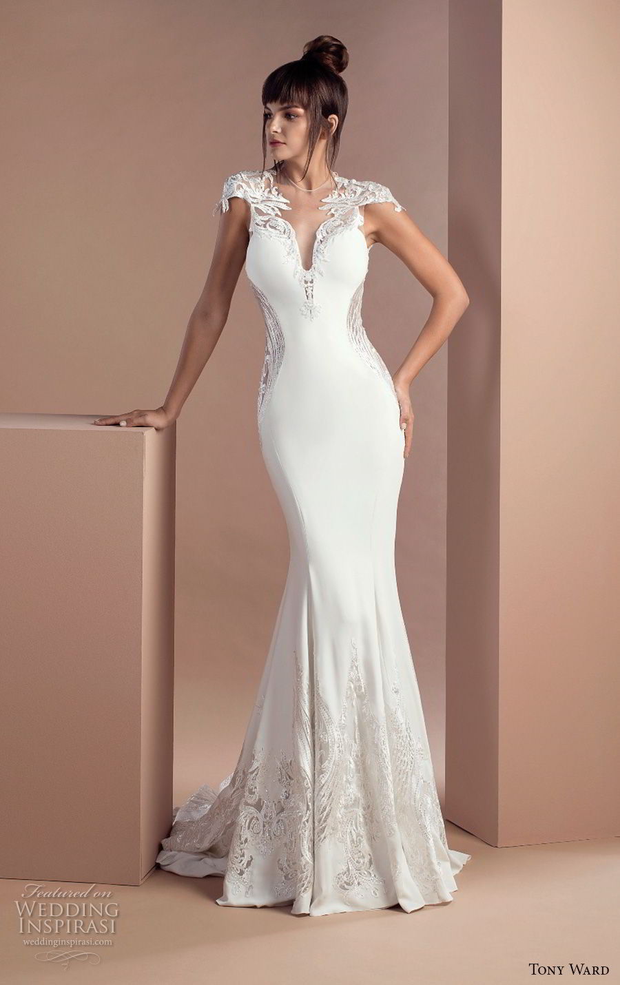 tony ward 2018 bridal cap sleeves illusion jewel sweetheart neckline simple elegant fit and flare wedding dress (15) mv