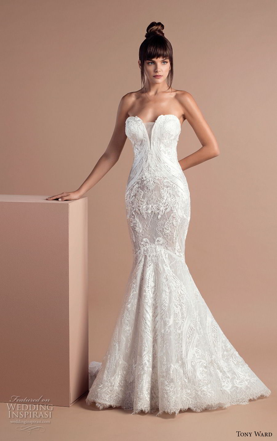tony ward 2018 bridal strapless sweetheart neckline full embellishment elegant glamorous mermaid wedding dress (17) mv