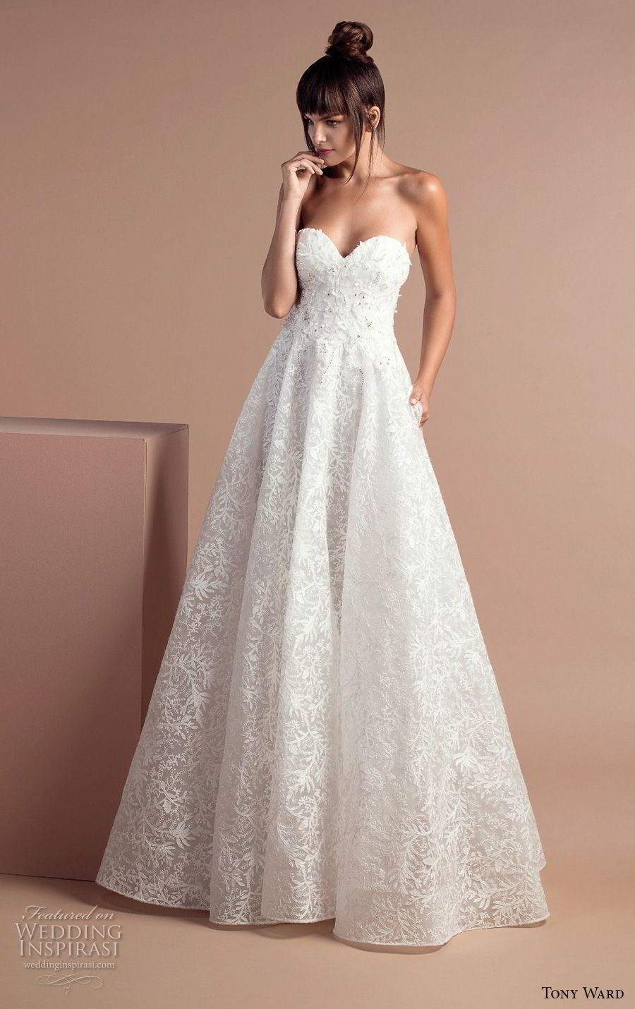 tony ward 2018 bridal strapless sweetheart neckline full embellishment romantic a  line wedding dress with pockets (19) mv