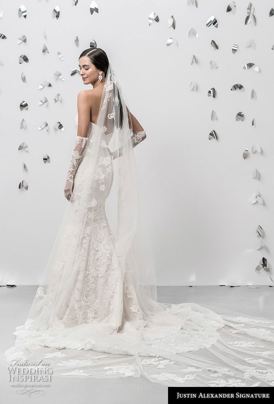 justin alexander fall 2018 signature strapless sweetheart neckline full embellishment elegant fit and flare wedding dress chapel train (17) bv justin alexander fall 2018 signature strapless sweetheart neckline full embellishment elegant fit and flare wedding dress chapel train (17) bv