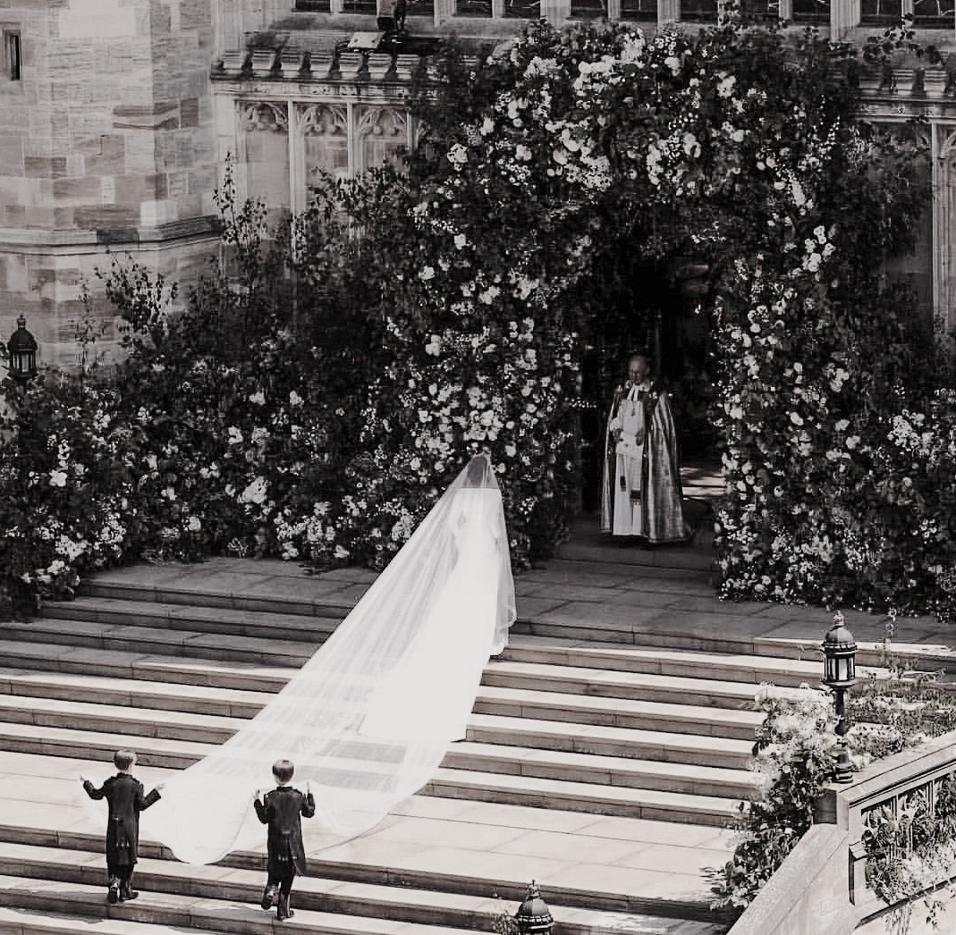 royal wedding 2018 meghan markle givenchy wedding dress chapel train cathedral veil queen mary tiara b11