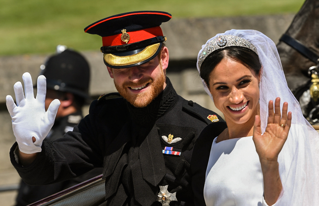 royal wedding 2018 meghan markle givenchy wedding dress chapel train cathedral veil queen mary tiara b15