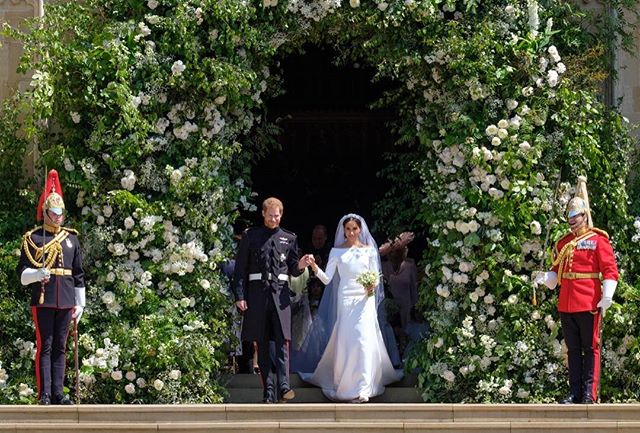 royal wedding 2018 meghan markle givenchy wedding dress chapel train cathedral veil queen mary tiara b3