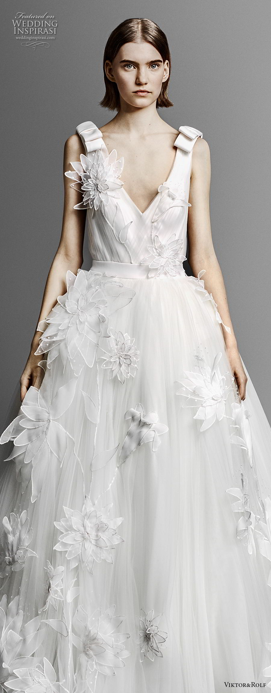 Viktor&Rolf Spring 2019 Wedding Dresses | Wedding Inspirasi