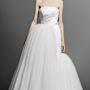 viktor and rolf spring 2019 bridal strapless straight across neck neckline pleated bodice romantic simple mermaid wedding dress a  line overskirt (2) mv