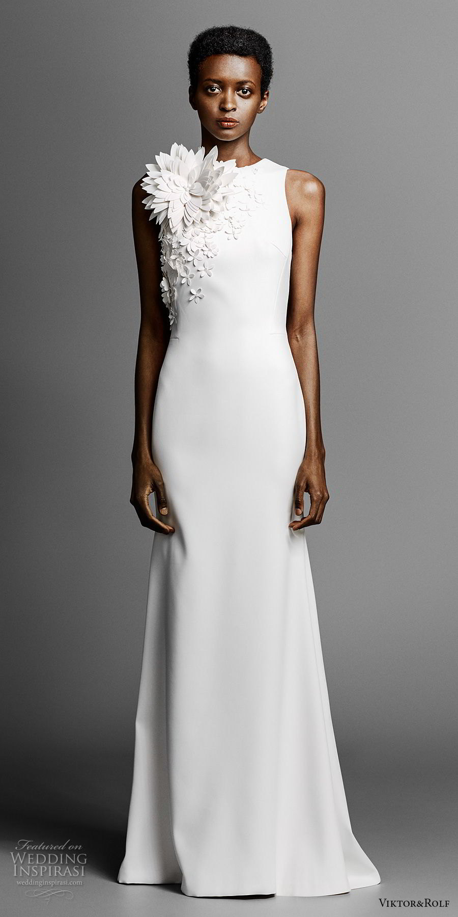 viktor and rolf spring 2019 bridal strapless sweetheart neckline heavily embellised bodice simple minmalist sheath wedding dress sweep train (9) mv