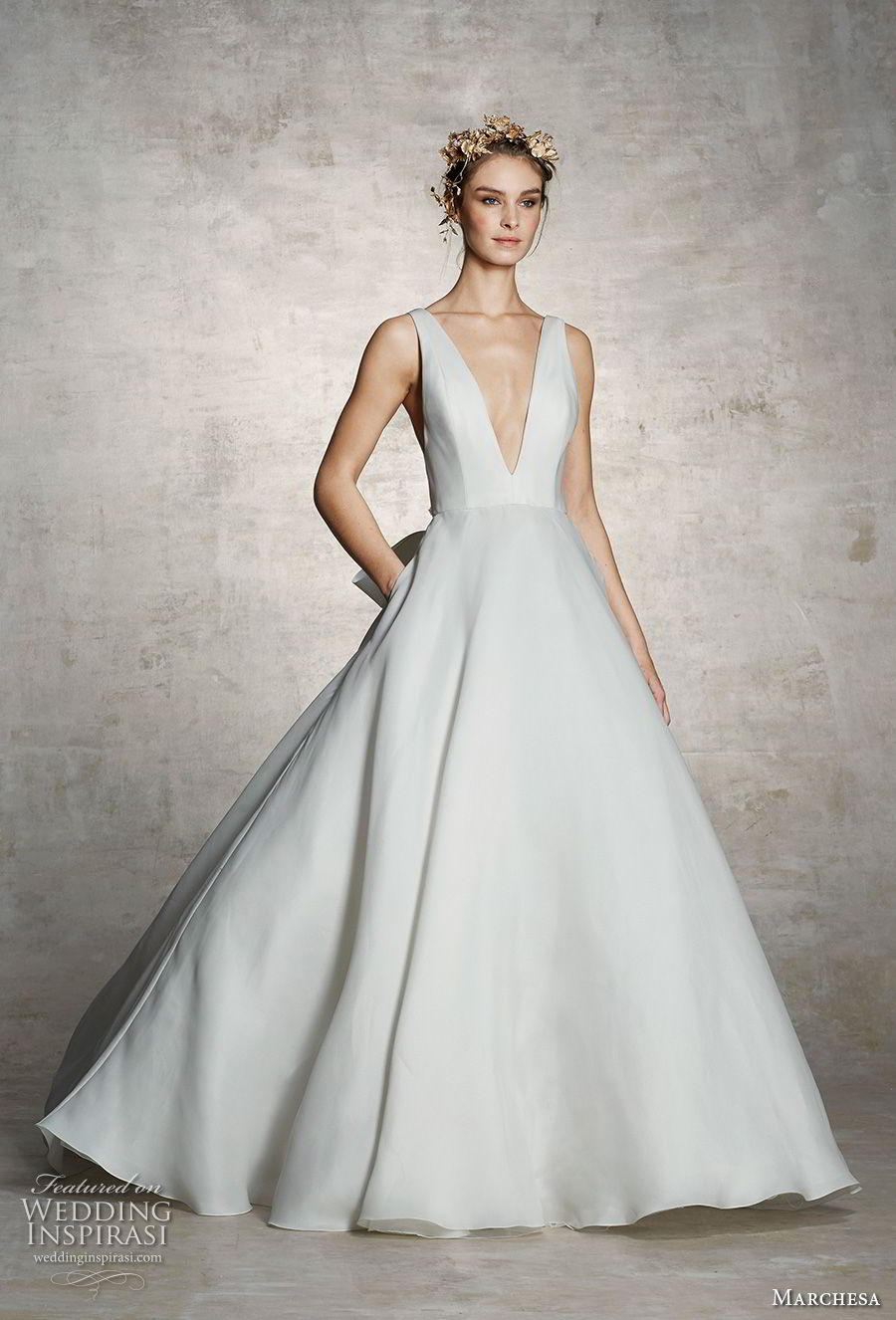 marchesa spring 2019 bridal sleeveless deep v neck simple minimalist elegant classic a  line wedding dress with pockets (4) mv