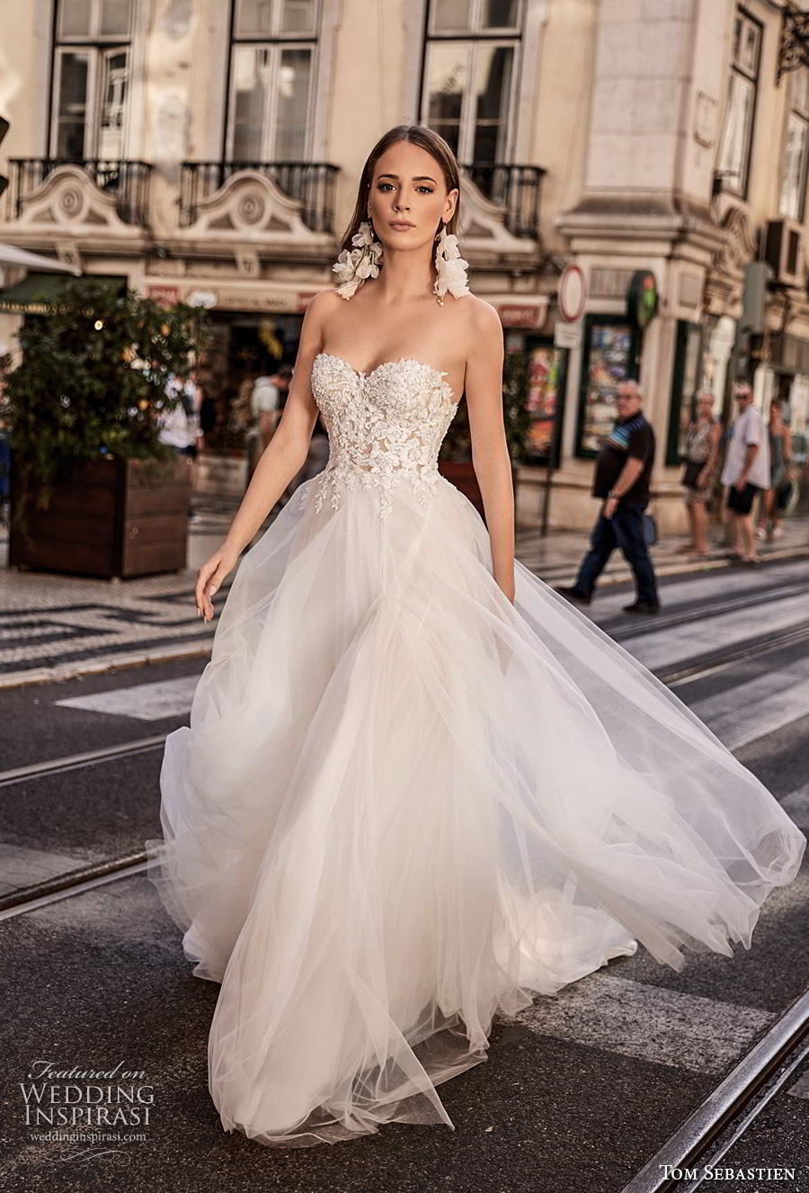 tom sebastian 2019 bridal strapless sweetheart neckline heavily embellished bodice tulle skirt romantic a  line wedding dress mid back chapel train (11) mv