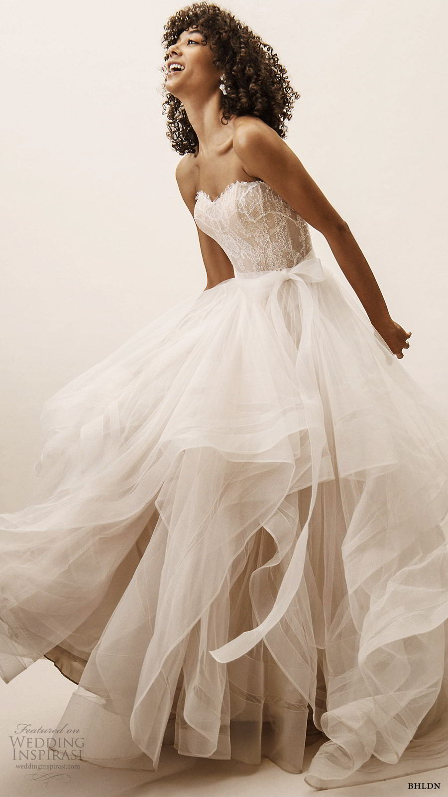 Romantic Sparkling Lace Ballgown Wedding Dress with Layered Tulle Skirt