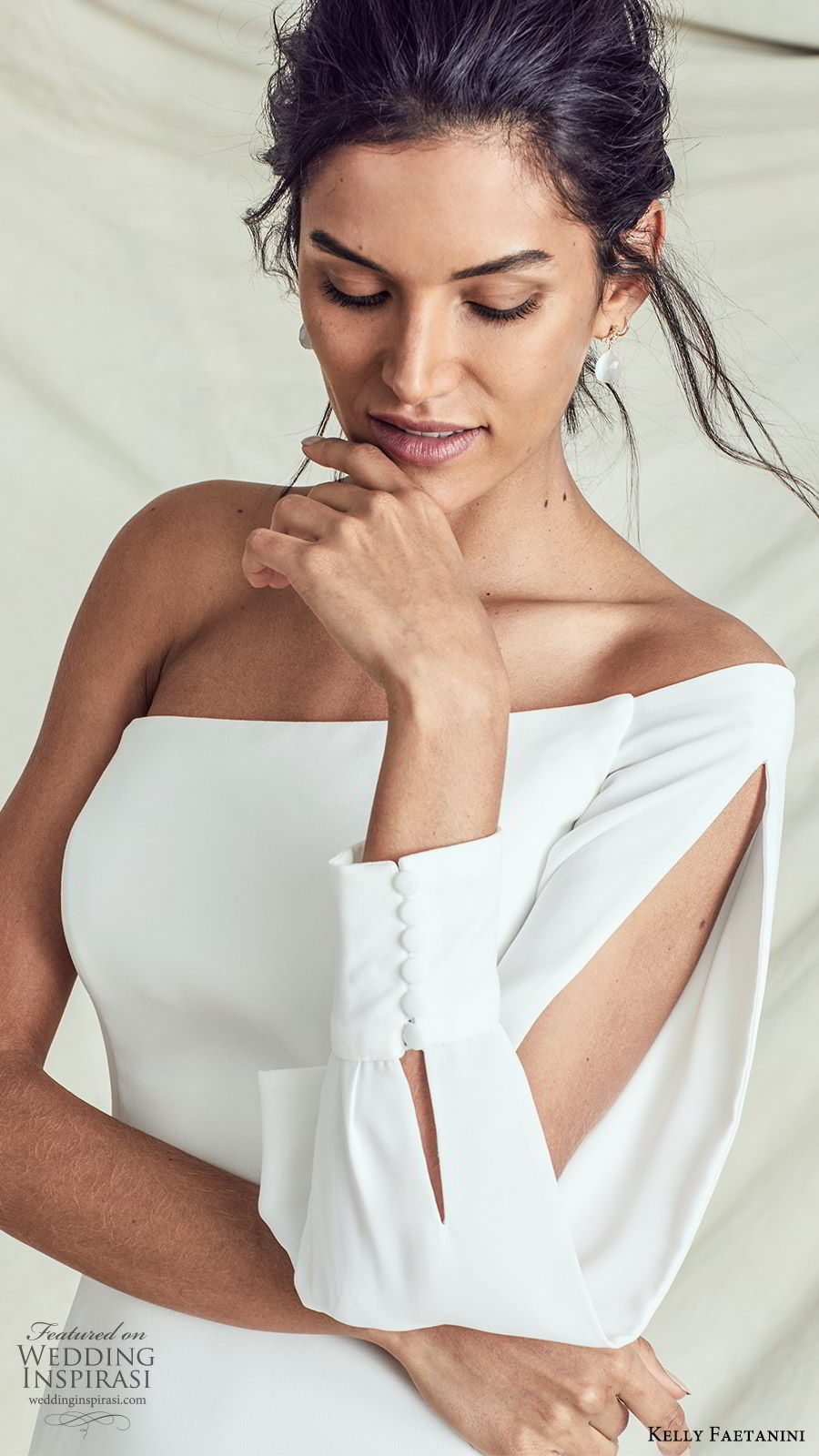 kelly faetanini fall 2019 bridal one shoulder long sleeve fit flare trumpet wedding dress chapel train clean modern simple (1) zv kelly faetanini fall 2019 bridal one shoulder long sleeve fit flare trumpet wedding dress chapel train clean modern simple (1) zv