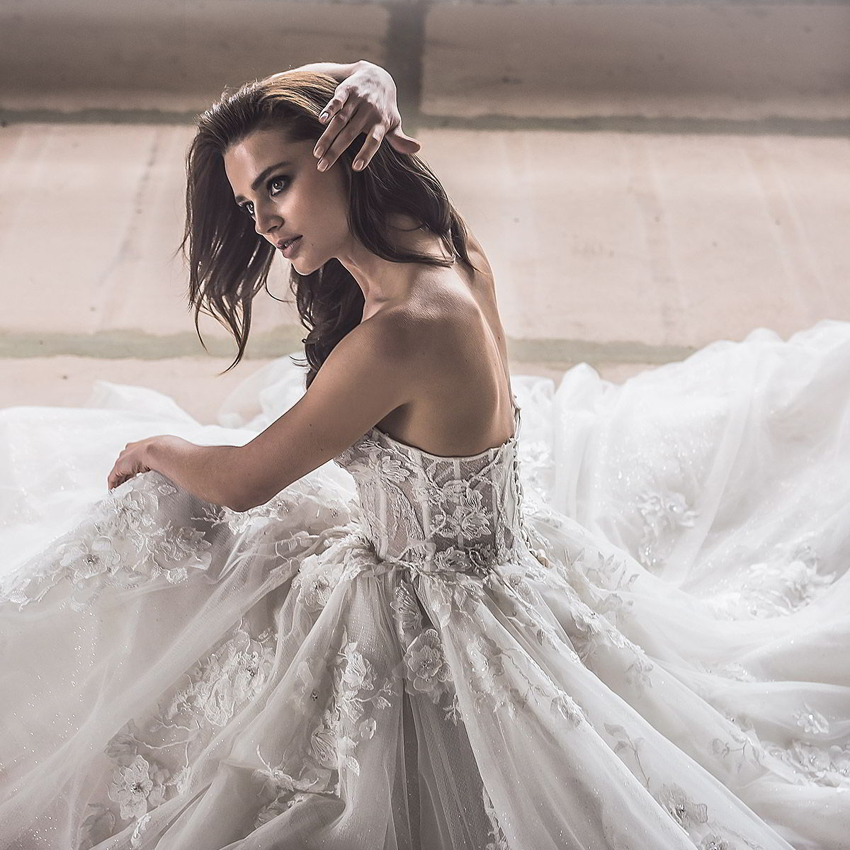 yaniv persy spring 2020 bridal couture collection featured on wedding inspirasi thumbnail
