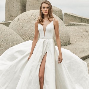 elbeth gillis 2020 bridal collection featured on wedding inspirasi thumbnail