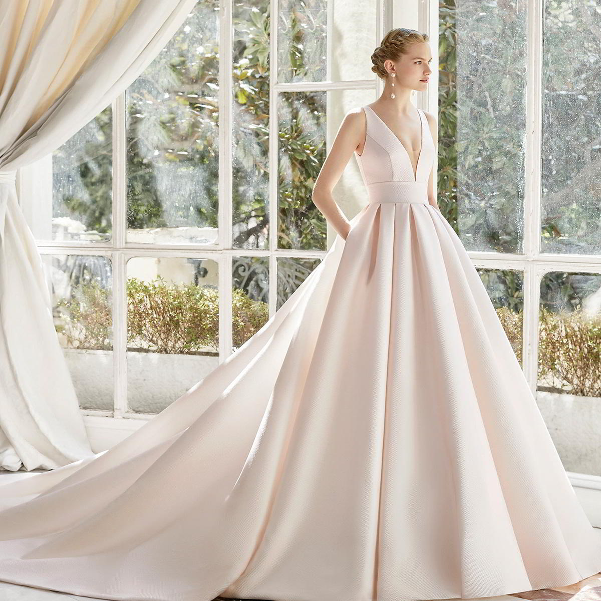 We've Got a Crush On Every Single One of These New BHLDN Wedding Gowns for  Fall 2019 | Junebug Weddings