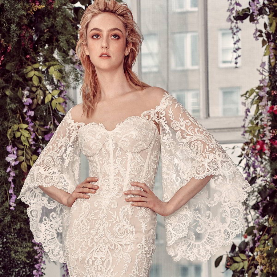 Here Comes the Bride, All Dressed in Alon Livné White | Wedding Inspirasi
