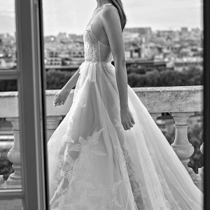 eisen stein fall 2020 bridal thin strap deep diamond neck full embellishment romantic soft a  line wedding dress backless chapel train (4) sdv