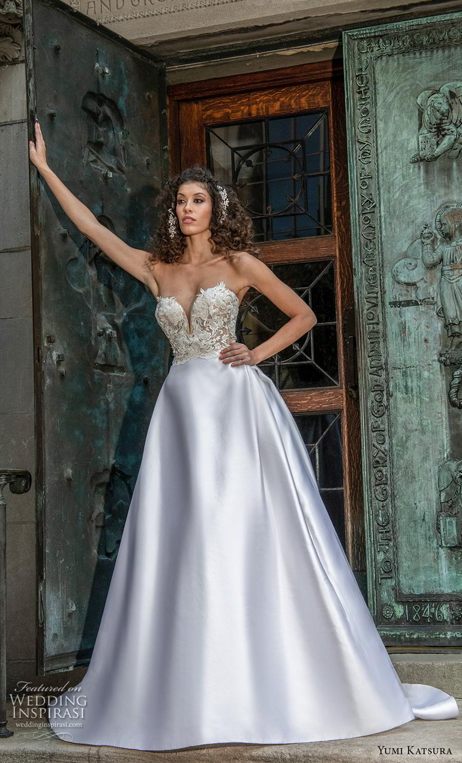 yumi katsura fall 2020 bridal strapless deep sweetheart neckline heavily embellished bodice satin skirt glamorous sexy a  line wedding dress (4) mv