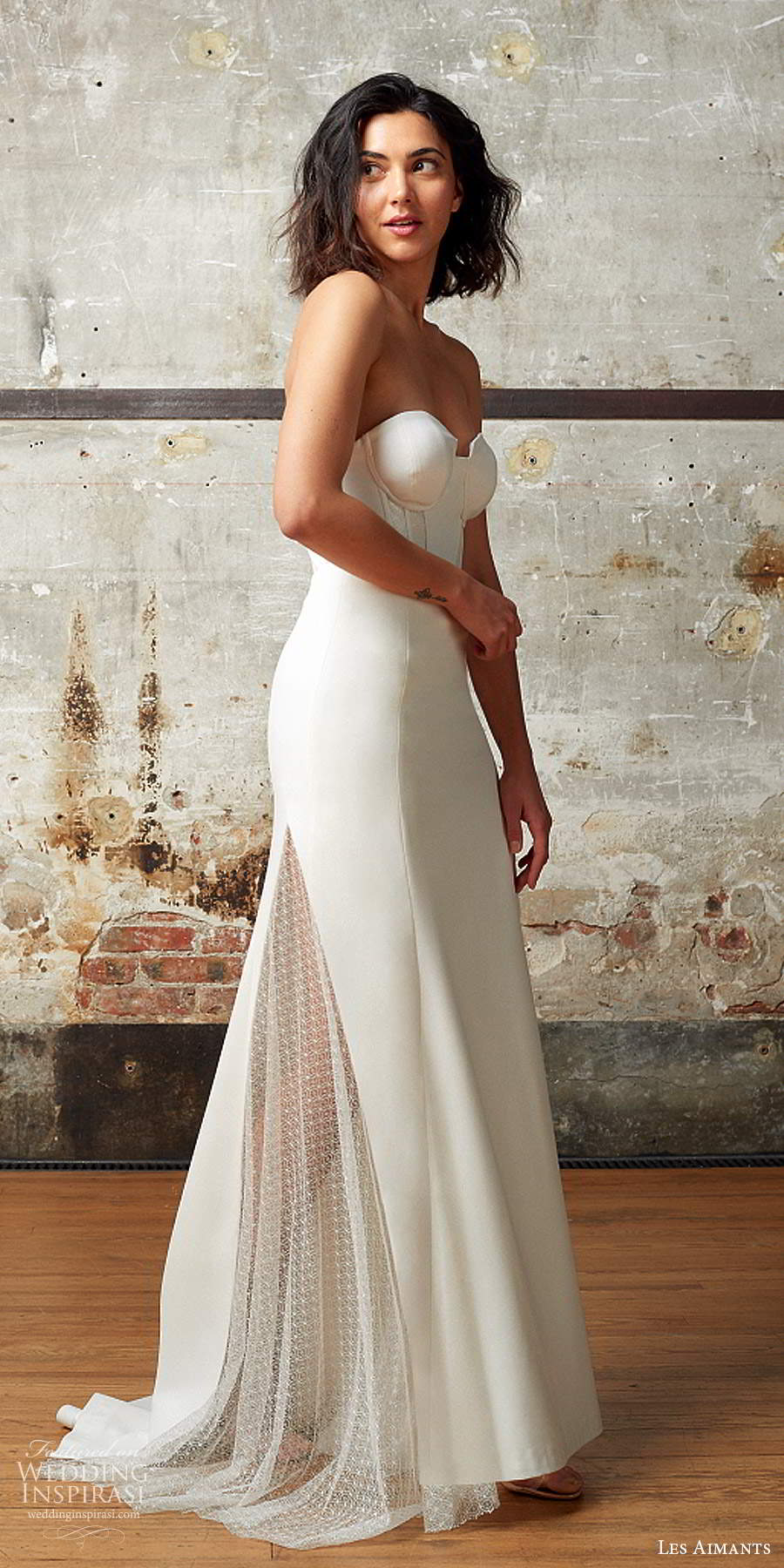les aimants 2019 bridal strapless sweetheart neckline corset bodice clean minimalist sheath fit flare mermaid wedding dress chapel train (11) mv les aimants 2019 bridal strapless sweetheart neckline corset bodice clean minimalist sheath fit flare mermaid wedding dress chapel train (11) mv