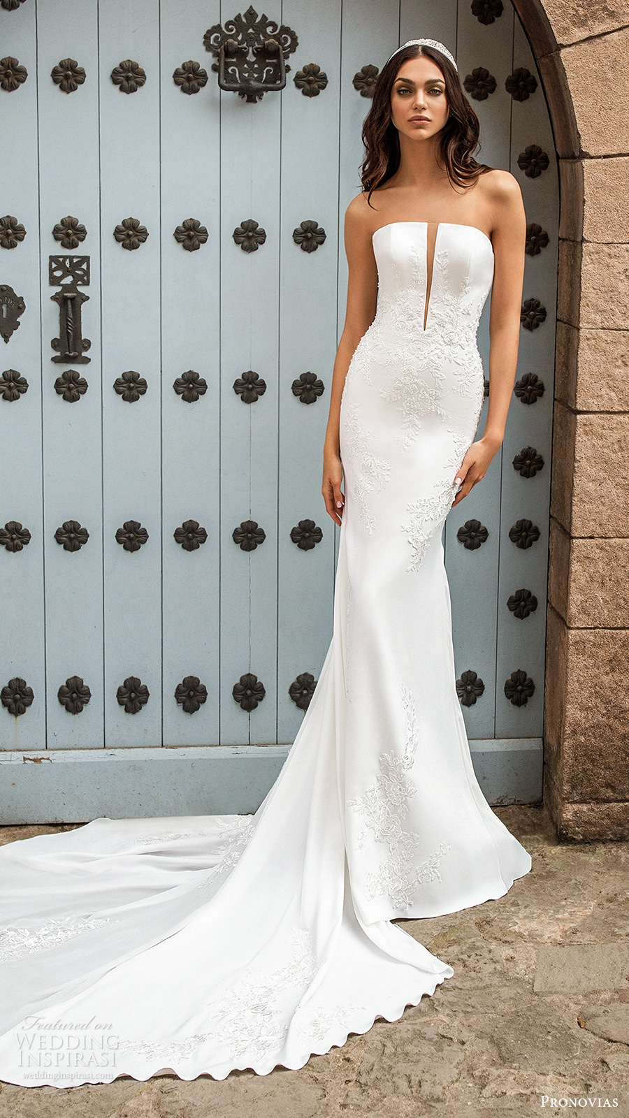 pronovias 2020 bridal strapless straight across split neckline embellished fit flare mermaird wedding dress chapel train (1) mv