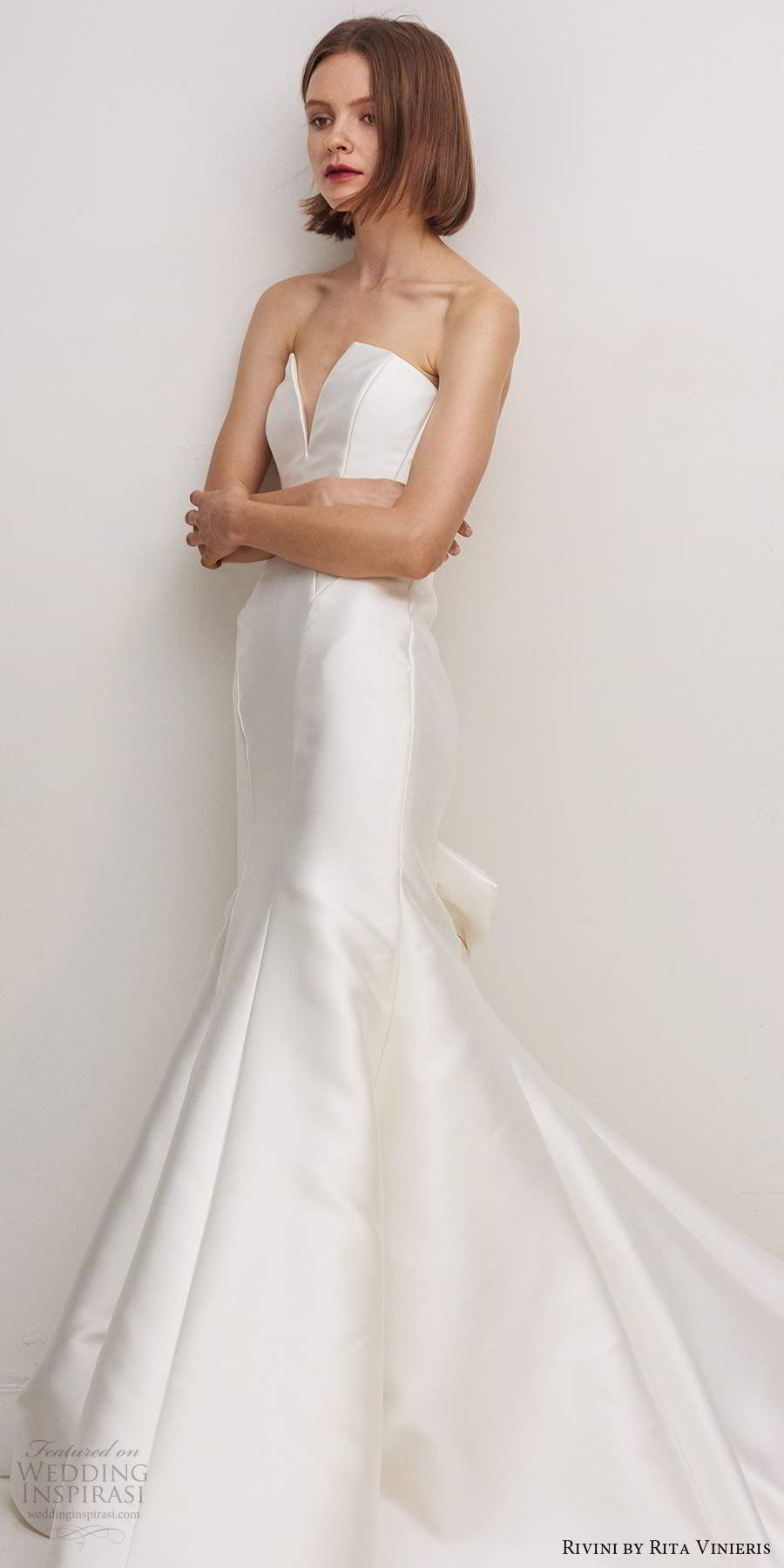 rivini by rita vinieris fall 2020 bridal strapless split v neckline clean minimalist fit flare mermaid wedding dress chapel train (9) mv