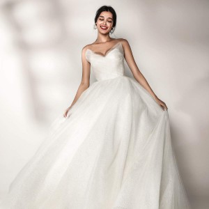 chic design 2020 bridal collection featured on wedding inspirasi thumbnail