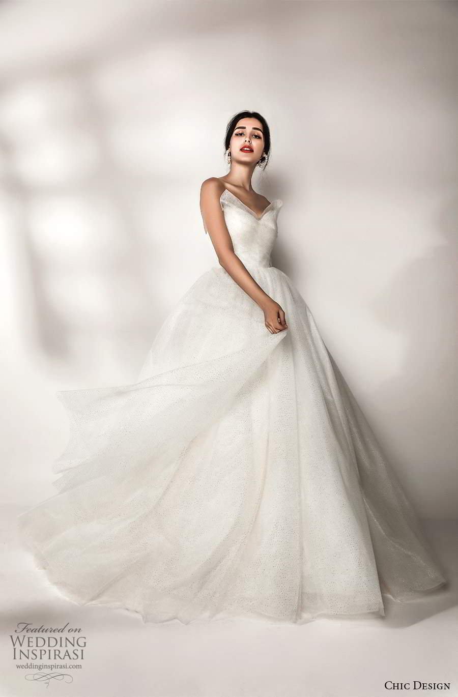 chic design 2020 bridal strapless sweetheart neckline ruched bodice a line ball gown wedding dress chapel train (4) mv