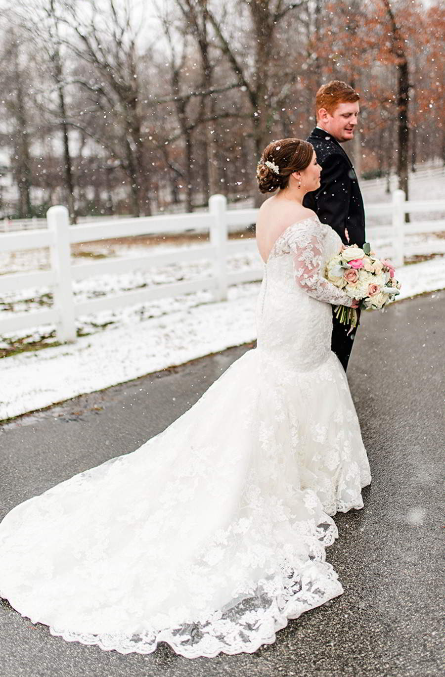 Top 10 Best Wedding Dress and Bridal Bouquet Pairings / Blog / Casablanca  Bridal