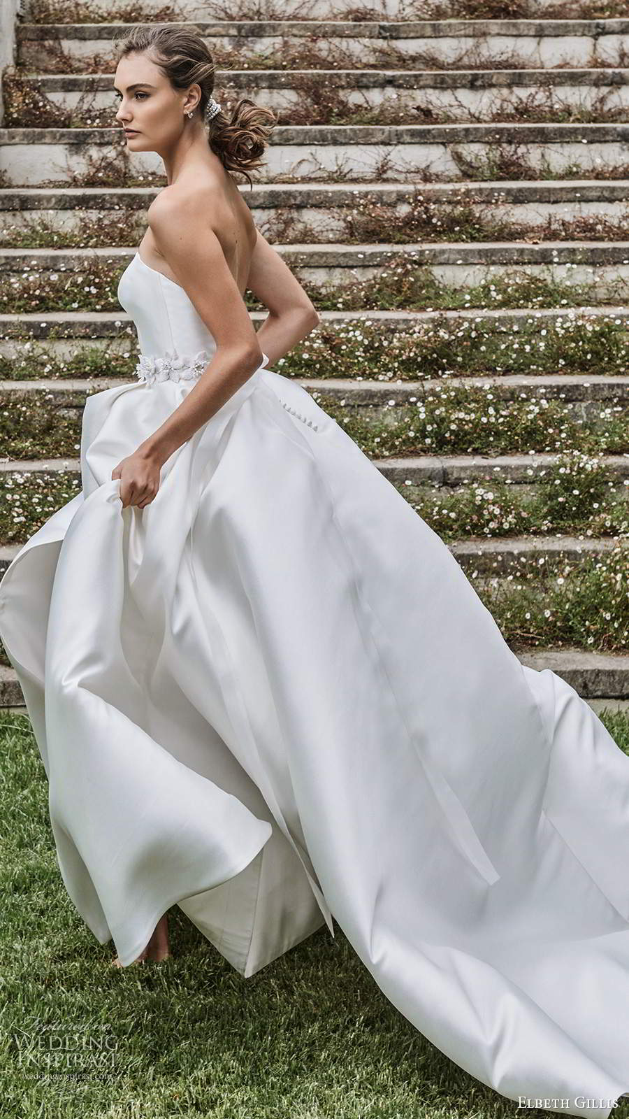 elbeth gillis 2021 bridal strapless straight across clean minimalist a line ball gown wedding dress slit skirt chapel train capelet (10) sv elbeth gillis 2021 bridal strapless straight across clean minimalist a line ball gown wedding dress slit skirt chapel train capelet (10) sv