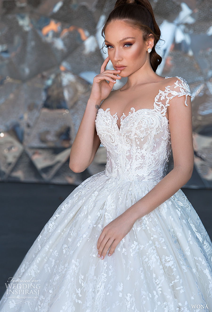 wona 2020 diva bridal cap sleeves sweetheart neckline full embellishment bustier princess ball gown a  line wedding dress mid back royal train (11) zv