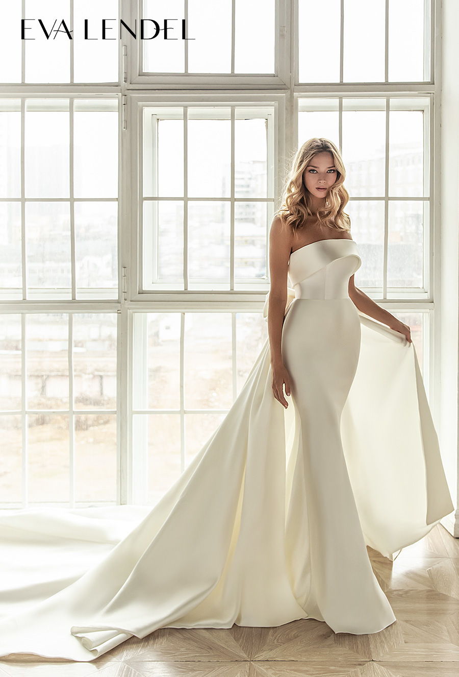 straight wedding dress with detachable train