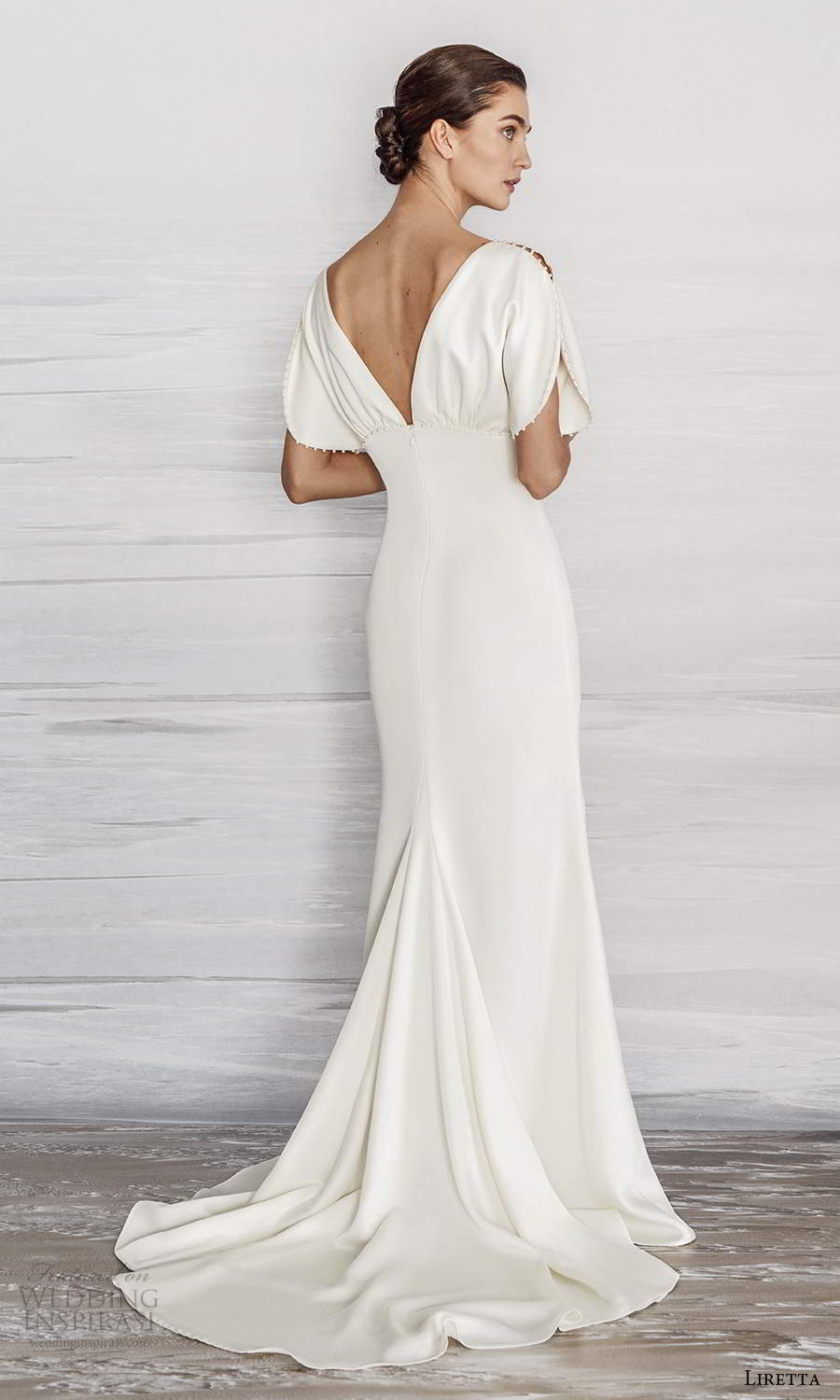 liretta 2021 bridal split tulip short sleeves jewel neckline clean minimalist empire wedding dress chapel trian (12) bv