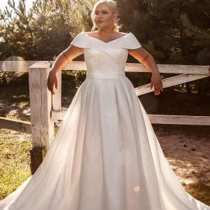 ariamo 2021 plus bridal off shoulder short sleeves cross over v neckline corset bodice minimalist a line ball gown wedding dress chapel train (6) mv
