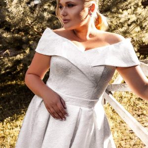 ariamo 2021 plus bridal off shoulder short sleeves cross over v neckline corset bodice minimalist a line ball gown wedding dress chapel train (6) zv
