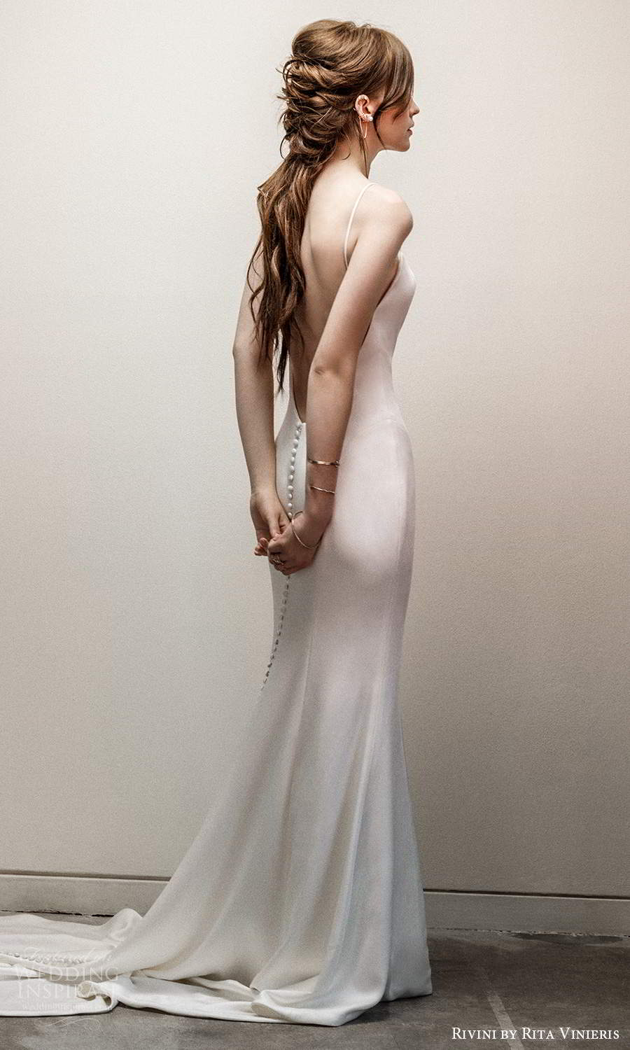 rivini rita vinieris fall 2021 bridal sleeveless thin straps scoop neckline clean minimalist sheath wedding dress chapel train (7) bv rivini rita vinieris fall 2021 bridal sleeveless thin straps scoop neckline clean minimalist sheath wedding dress chapel train (7) bv