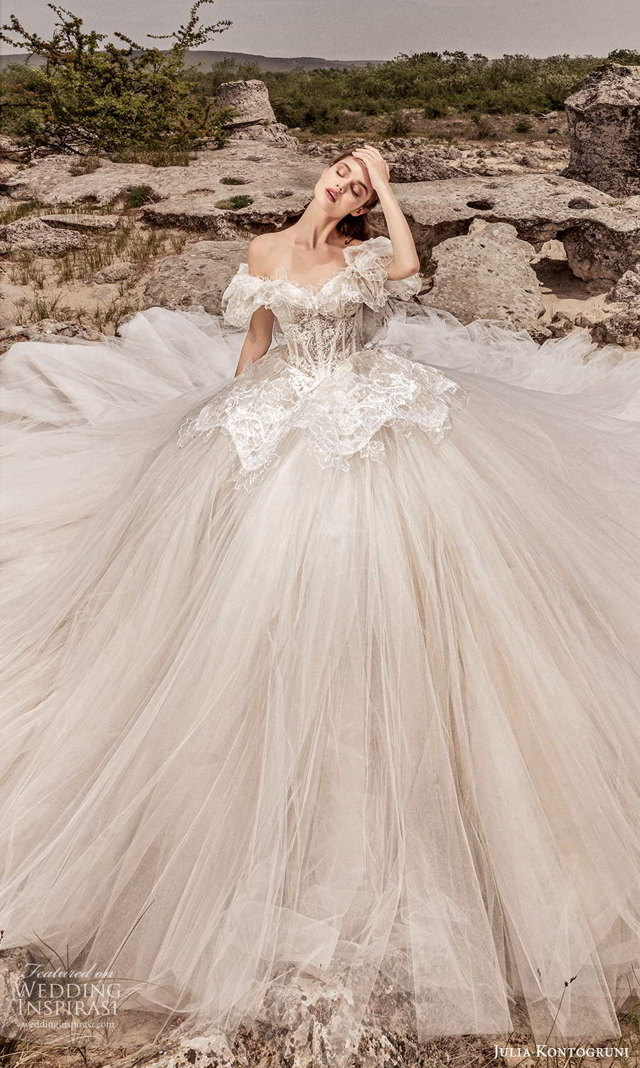 julia kontogruni 2021 bridal off shoulder short puff sleeves sweetheart neckline embellished bodice ball gown wedding dress cathedral train (10) mv