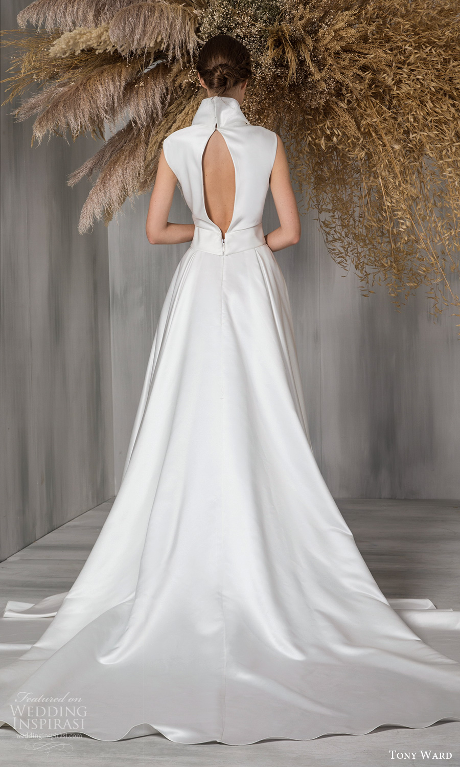 tony ward 2021 bridal sleeveless plunging v neckline clean mininalist a line wedding dress chapel train keyhole back (7) bv