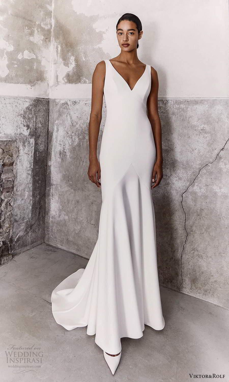 viktor and rolf fall 2021 bridal sleeveless straps v neckline clean minimalist sheath wedding dress chapel train (15) mv