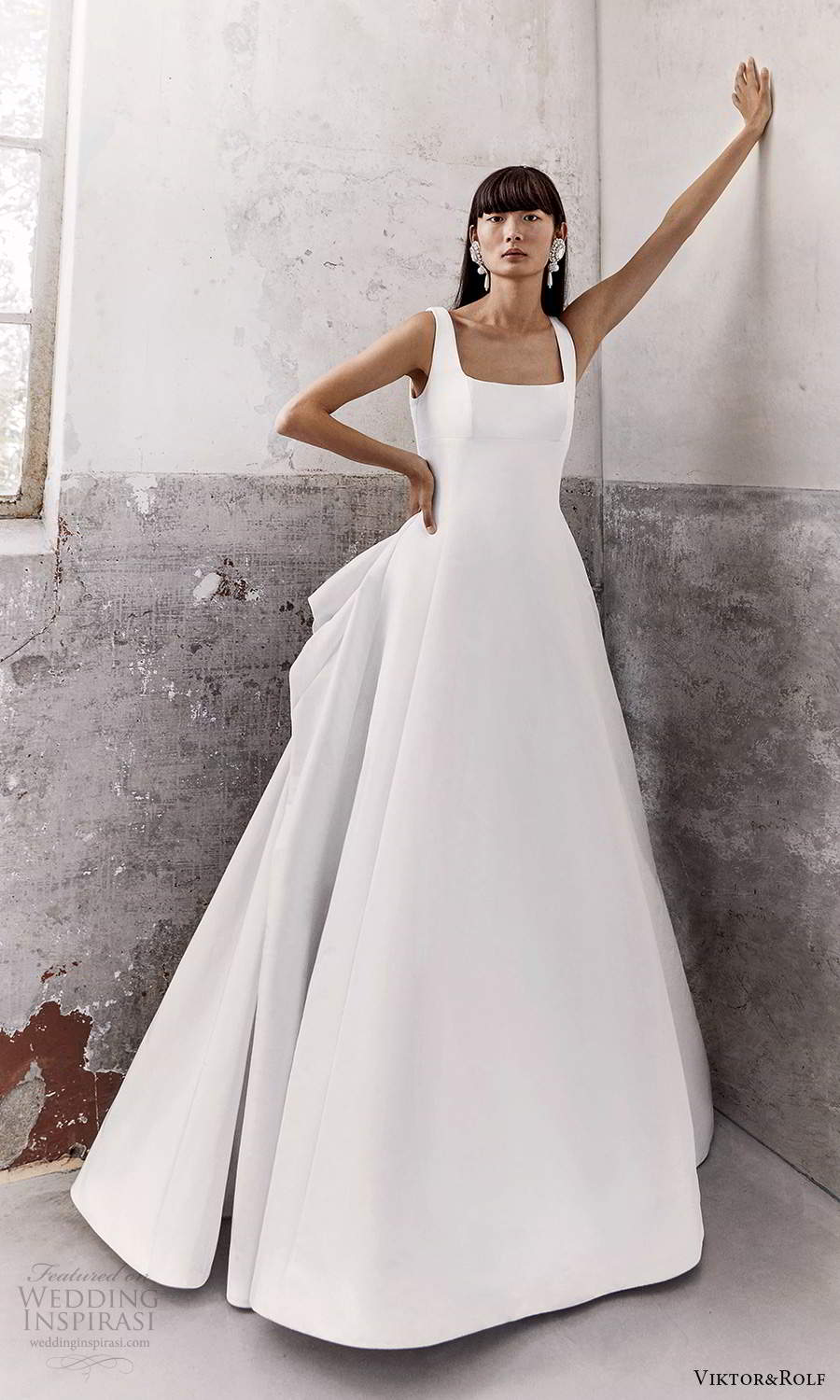 viktor and rolf fall 2021 bridal sleeveless thick straps square neckline clean minimalist a line wedding dress bow back chapel train (12) mv