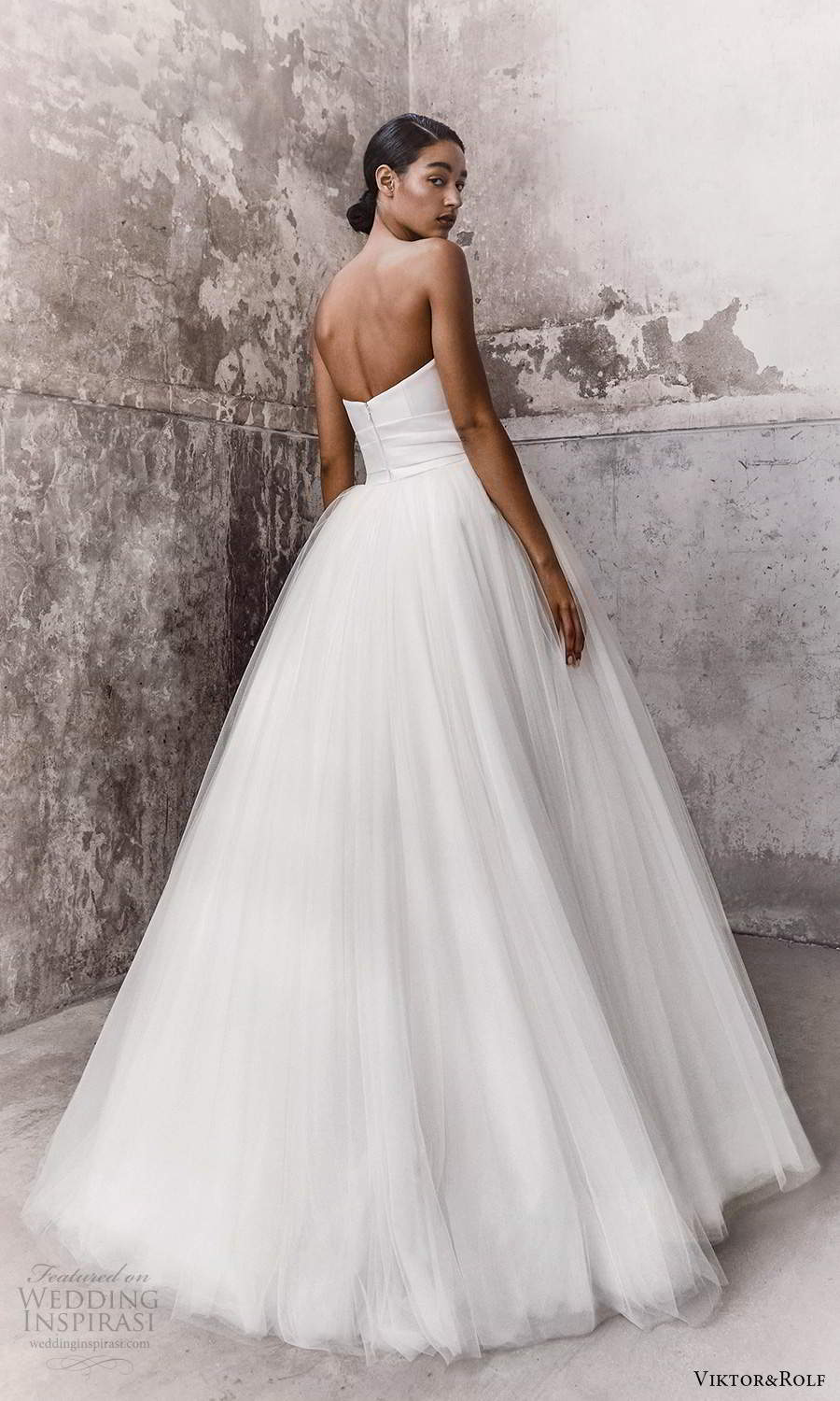 viktor and rolf fall 2021 bridal strapless sweetheart neckline clean minimalist a line ball gown wedding dress sash waist (5) bv