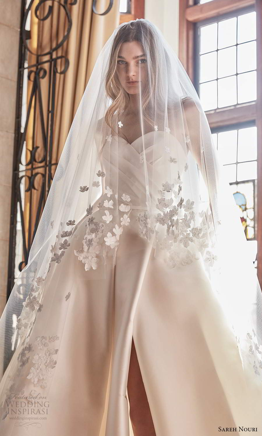 sareh nouri spring 2022 bridal strapless sweetheart neckline pleated bodice a line ball gown wedding dress chapel train slit skirt veil (6) zv sareh nouri spring 2022 bridal strapless sweetheart neckline pleated bodice a line ball gown wedding dress chapel train slit skirt veil (6) zv