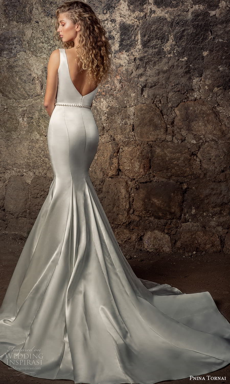 pnina tornai 2021 bridal sleeveless straps square neckline clean minimalist fit flare mermaid wedding dress chapel train (12) bv