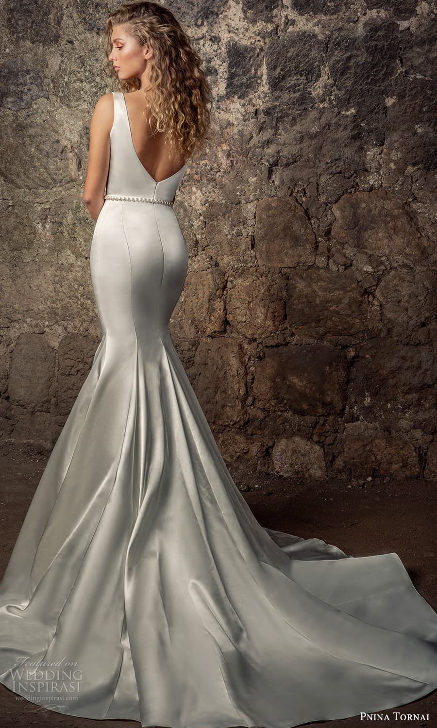 pnina tornai 2021 bridal sleeveless straps square neckline clean minimalist fit flare mermaid wedding dress chapel train (12) bv pnina tornai 2021 bridal sleeveless straps square neckline clean minimalist fit flare mermaid wedding dress chapel train (12) bv